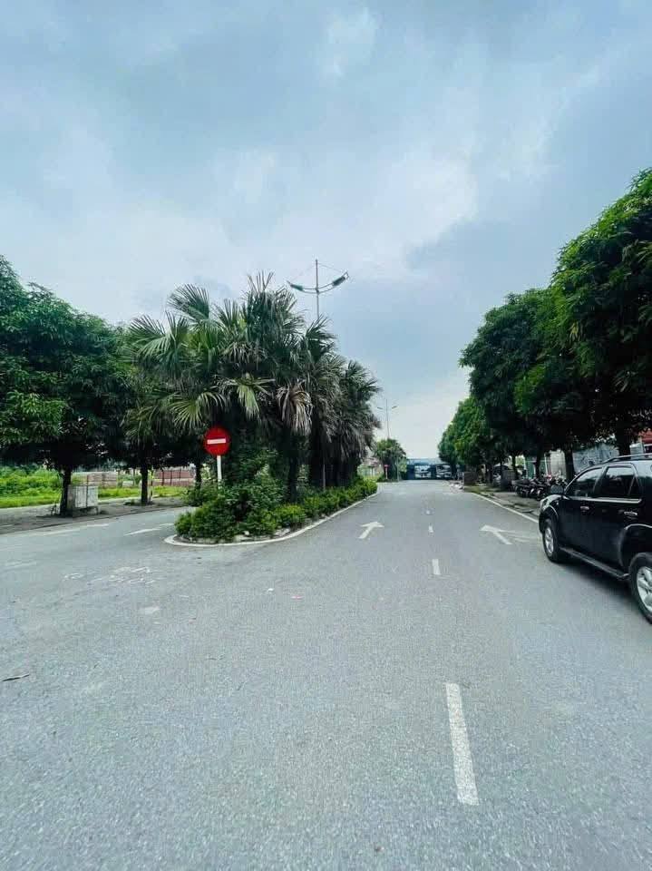 80m2 thuộc khu đô thị Phú Điền ,phường Hương Mạc ,tp Từ Sơn  -Mặt tiền 5m x dài 16m